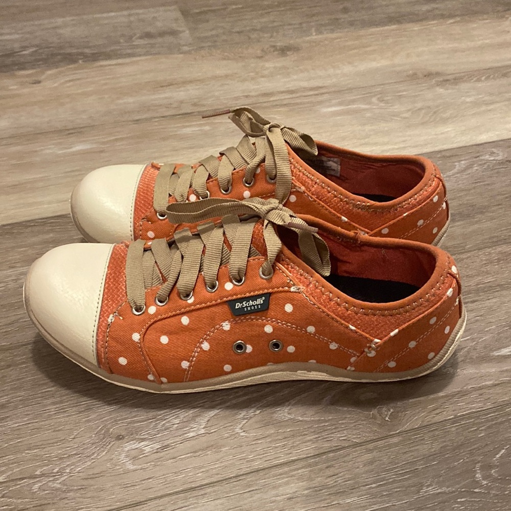 NWOT DR Scholl’s Vintage runners Size 7.5
